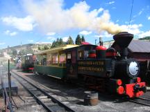 Dampflok #3 (Bj 1927) vor dem Ausflugszug im Bahnhof Cripple Creek