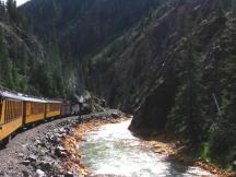 Fahrt entlang dem Animas River fernab der Straße