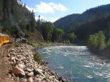 Fahrt entlang dem Animas River fernab der Straße