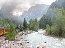 Fahrt entlang dem Animas River fernab der Straße