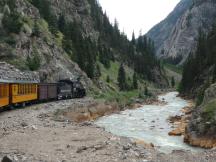 Fahrt entlang dem Animas River fernab der Straße