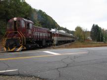 gezogen von einer ALCO S-3 der Boston & Maine Railroad (Bj 1949)