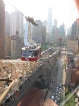 Seilbahn neben der Queensboro Bridge