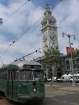 PCC in den Farben von Brooklyn (NY) am Ferry Building