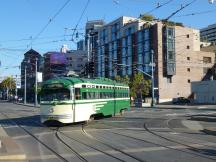 PCC in den Farben der SF Muni (1950s) am Embarcadero Ecke Don Chee Way