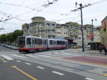 Duboce Ave Ecke Church St - Gabelung der Linien J und N