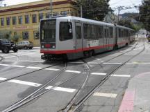 Duboce St Ecke Church St (nach links zweigt Linie J ab)